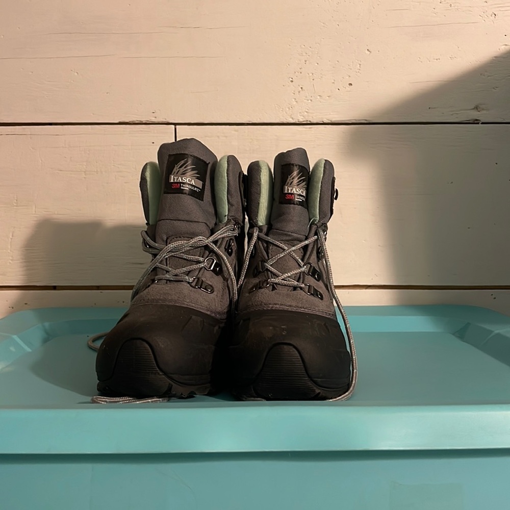 Winter insulated snow boots